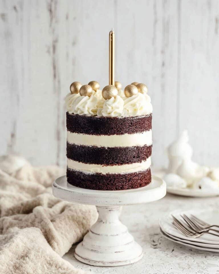 Layer Cake Chocolat Blanc et Ganache à la Vanille Recipe